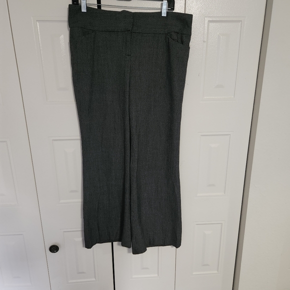 Vivienne - Picture 2 of 7